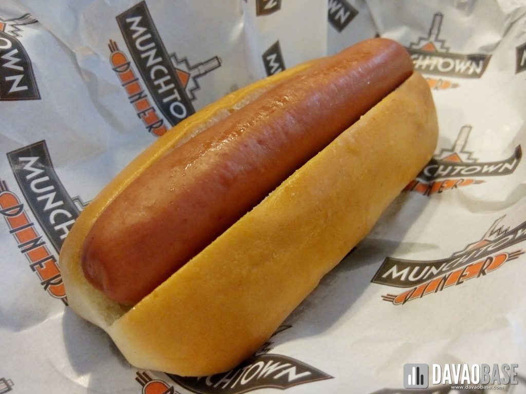 naked dog all beef hotdog munchtown grill