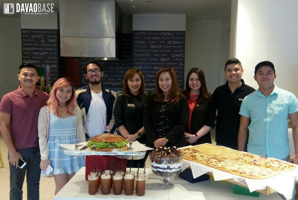 Members of Davao Bloggers Society during the launch of RBG Xtreme, together with RBG Chef Teng Collantes, Park Inn by Radisson Hotel Davao Hotel Manager Emelyn Rosales, and Marketing & Communications Manager Fatima Tan.